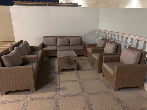 Outdoor seating set