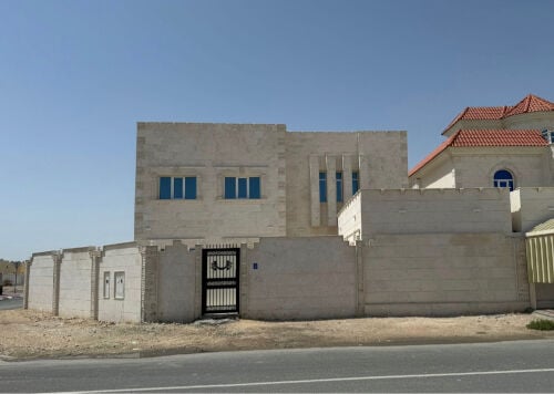 للبيع فيلا فاخرة بالصخامه