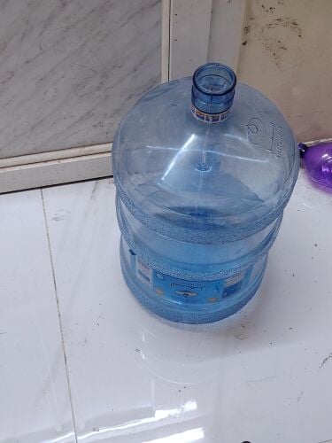 قارورة مياه المنهل للبيع