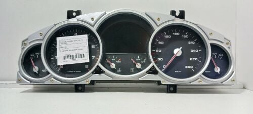 porsche cayenne turbo cluster