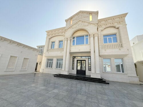 للبيع فيلًا راقية بالدفنة 