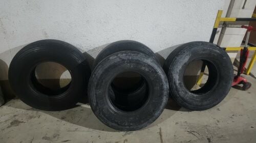 Balloon tires