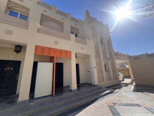 للإيجار 3 فلل في لقطيفية