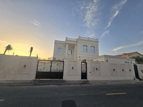 للبيع فيلًا فخمة بالخريطيات 885