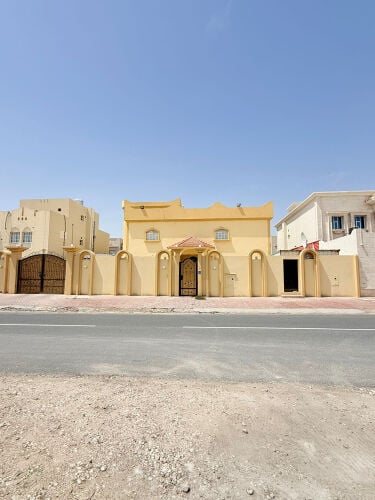 للبيع فيلًا مؤجرة اسكان 752 متر 