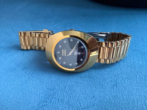 للبيع ساعة رادو اصلية سويسرية 