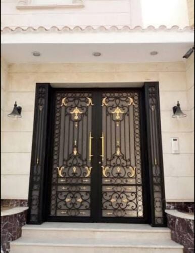 صبغ الأبواب والبوابات والمطابخ