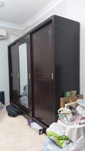 3 door wardrobe.