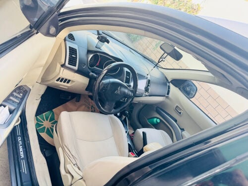 Mitsubishi outlander 