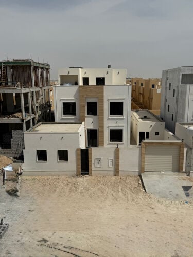 للبيع فيلا بأم صلال على 