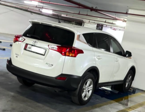 2014 Toyota RAV4 in excellent cond.