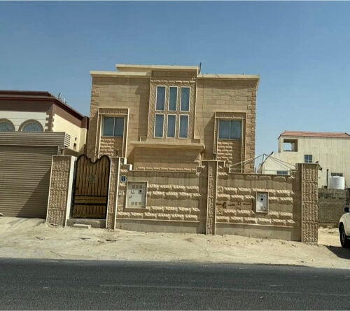 للبيع فيلا في أم صلال علي