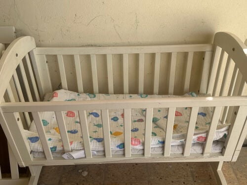 للبيع سرير اطفال