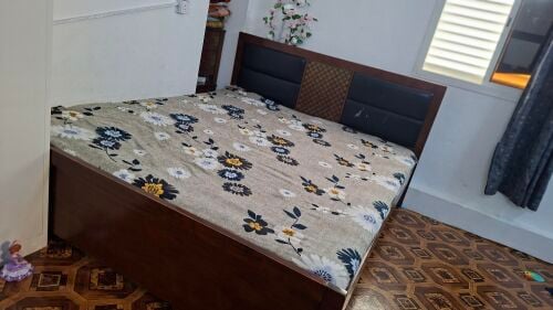 Queen Bed