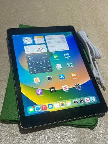 iPad Air2 /64gb/Wifi/ ios -15.8.4