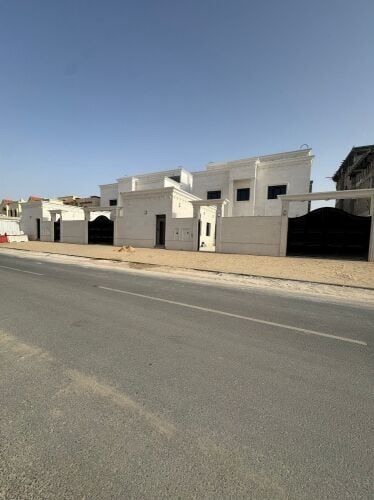 للبيع فلتين في أم صلال علي