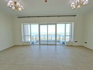 للإيجار في منطقة لوسيل شرفة مطلة