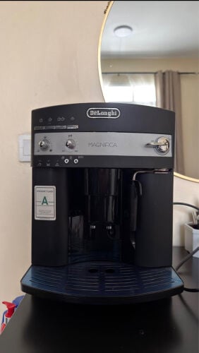 Delonghi Magnifica.   