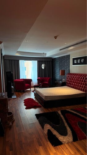 apartment in the pearl