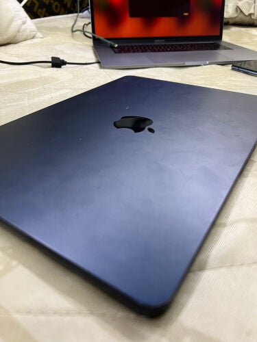 MacBook air m2 8/512 