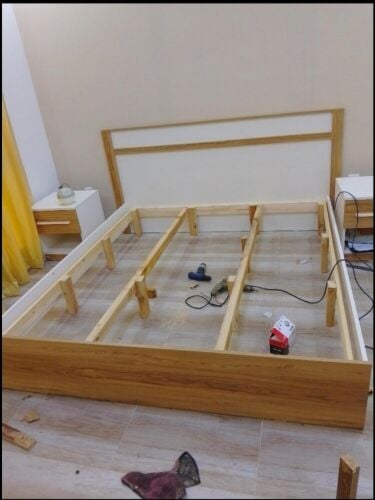 أعمال صيانة النجارةنجار لتركيب در