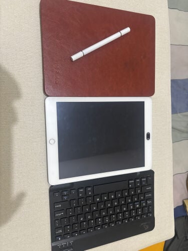 Apple iPad Cellular+ pen & keyboard