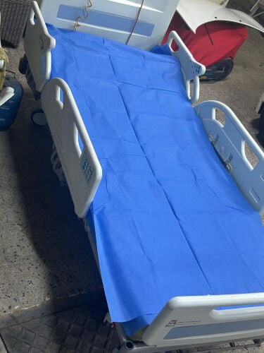 سرير مستشفى 