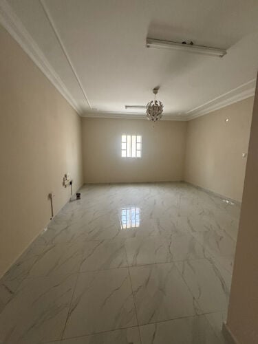 للايحار شقه ارضيه في مدينه خليفه