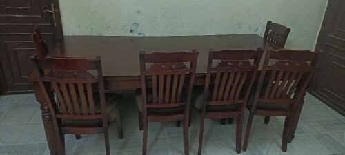 طاولة الطعام مع ٨ كرسي