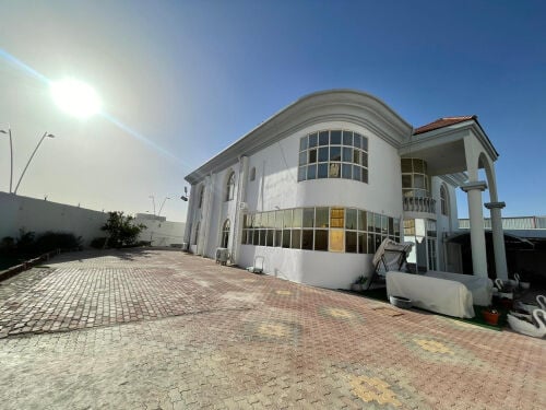 للبيع فيلا بحزم المرخيه 