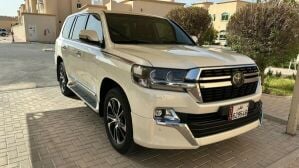 Toyota Land Cruiser GXR White Ed