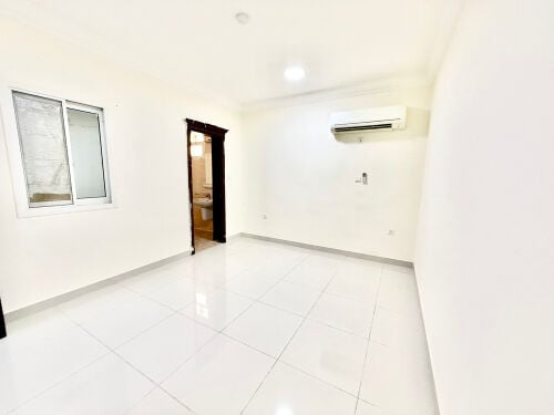 للايجار فلل في عين خالد موظفين 