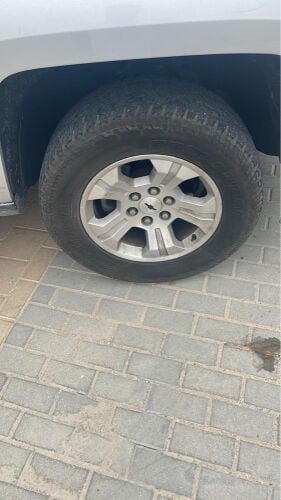 للبيع اربع رنقات 18 اصليه مع تواير يوكوهاما ممتازه