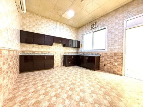 فيلا موظفيين بعين خالد