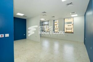 مكتب مجهز للايجار في لوسيل