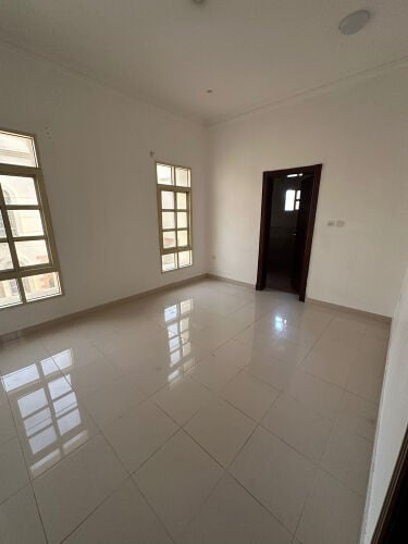 فيلا ٦غرف داخل مجمع ام العمدمكيفة