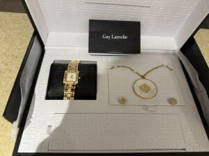 Guy Laroche set