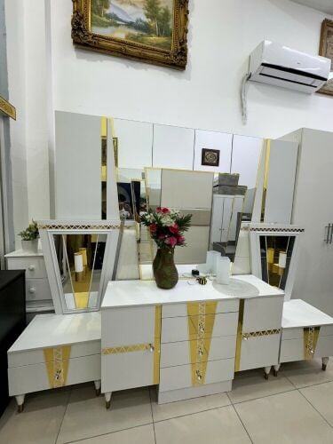 غرفة نوم للبيع بحالة جيدة جدا إذا