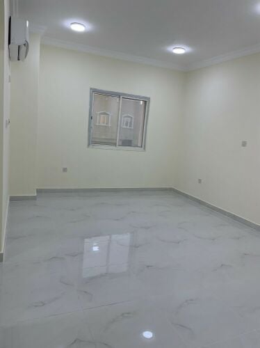 غرفتين وصاله وحمام ومطبخ