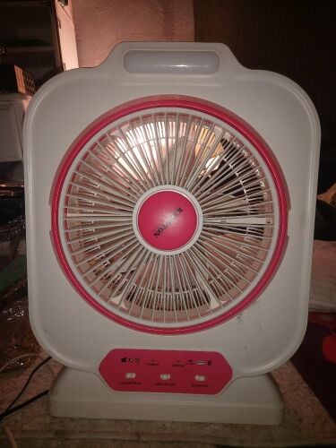 Fan with flashlight