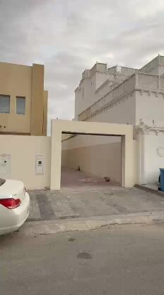 للايجار فيلا ام قرن