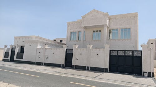 للبيع فيلا فاخرة بروضه الحمامه