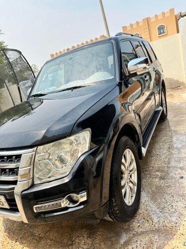 باجيرو 2018 بحالة ممتازة 