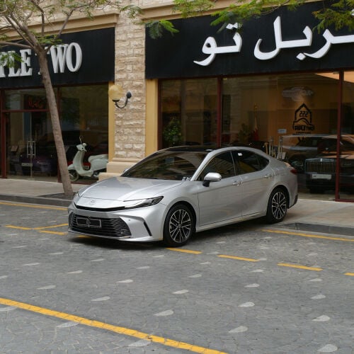كامري جي ال اي 2025