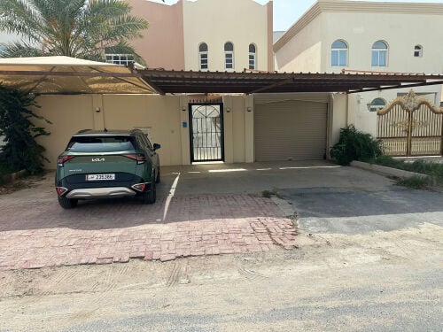 للإيجار فيلا في ام صلال علي