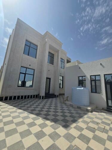 فيلا جديدة بأم صلال على تشطيب خاص