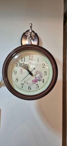 Antique Style Beautiful Clock