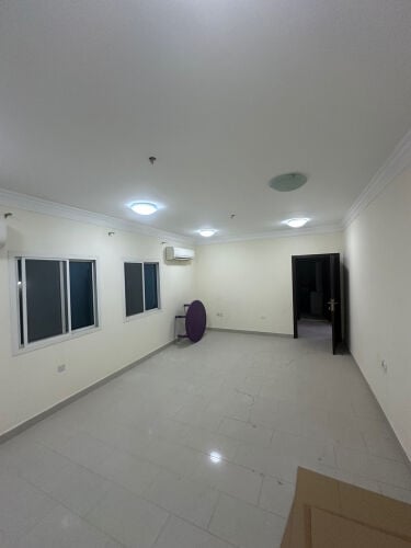 فيلا خلف الفروسية عائلة او موظفات