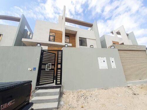 فيلا عصرية للبيع في سميسمة