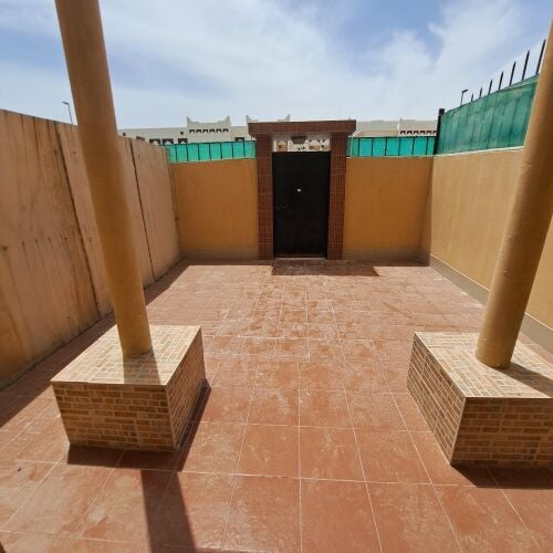 للإيجار عند نادي معيذر